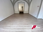 Inchiriez spatiu comercial situat ultracentral pe strada General Magheru, cu vitrina generoasa, 75m